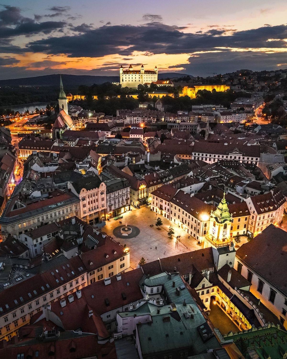 Nice Flat Under The Castle Bratislava Luaran gambar